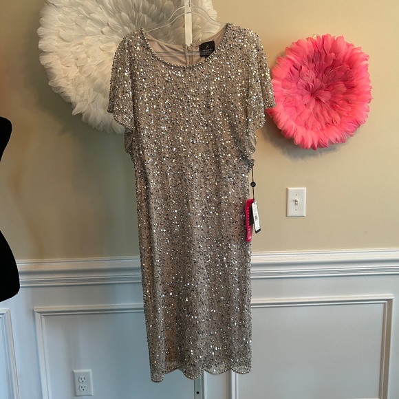 NWT Adrianna PaPell Short Sleeve Sequin Dress Size 10 - Picture 3 of 6